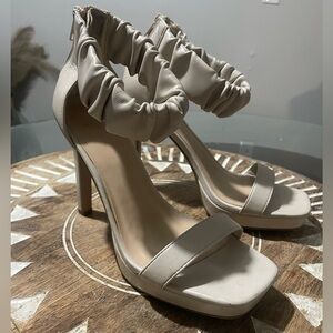 My Delicious Shoes Elegant Cream High Heel Sandals woman size 8 ankle strap